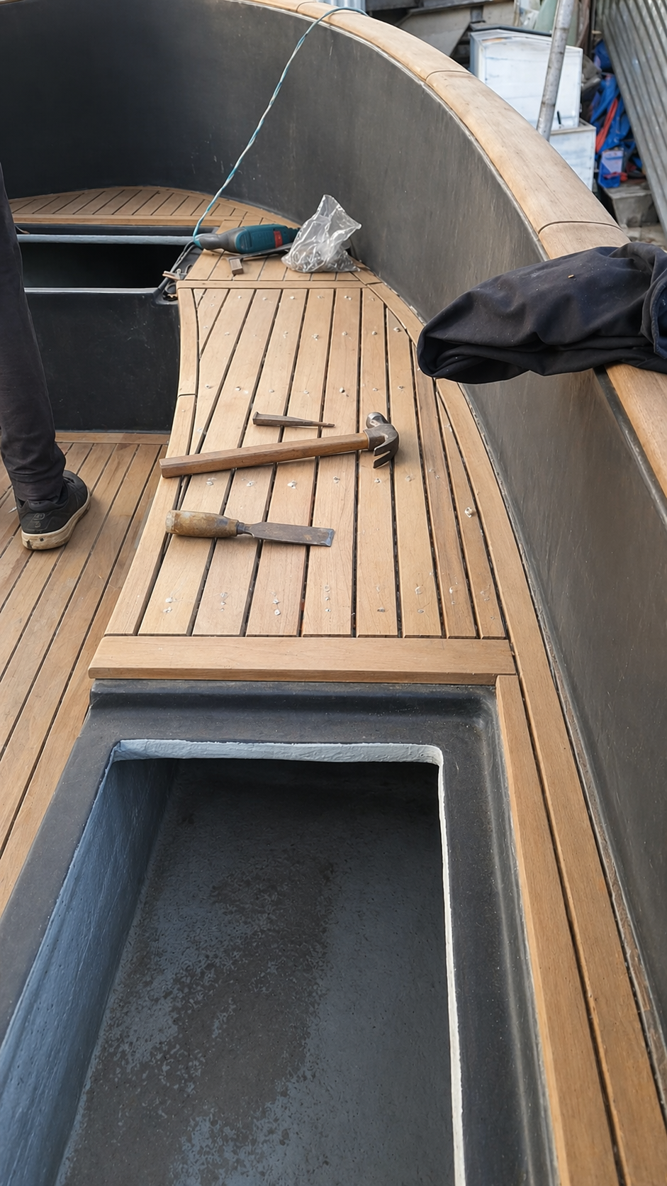 Teak afwerking op de Fryslander 750